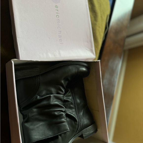 Sleek Black Ankle Boots with Rugged Sole - Picture 6 of 7